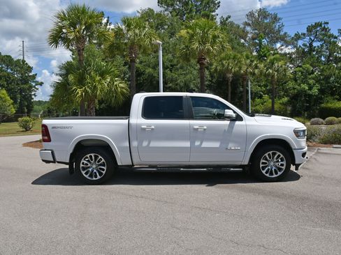 Used 2021 RAM 1500 Laramie AWD/4WD image 2