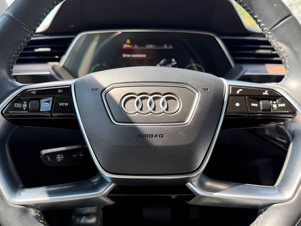 Used 2019 Audi e-tron Prestige w/ Prestige Package AWD/4WD image 45