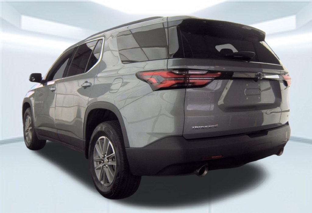 Used 2023 Chevrolet Traverse LT FWD image 4