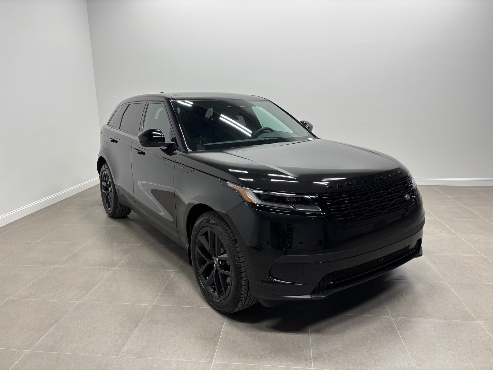 New 2026 Land Rover Range Rover Velar S AWD/4WD image 4
