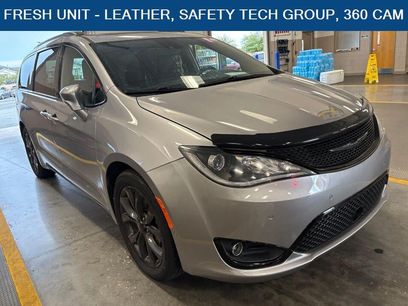 Used 2019 Chrysler Pacifica Limited w/ Advanced Safetytec Group