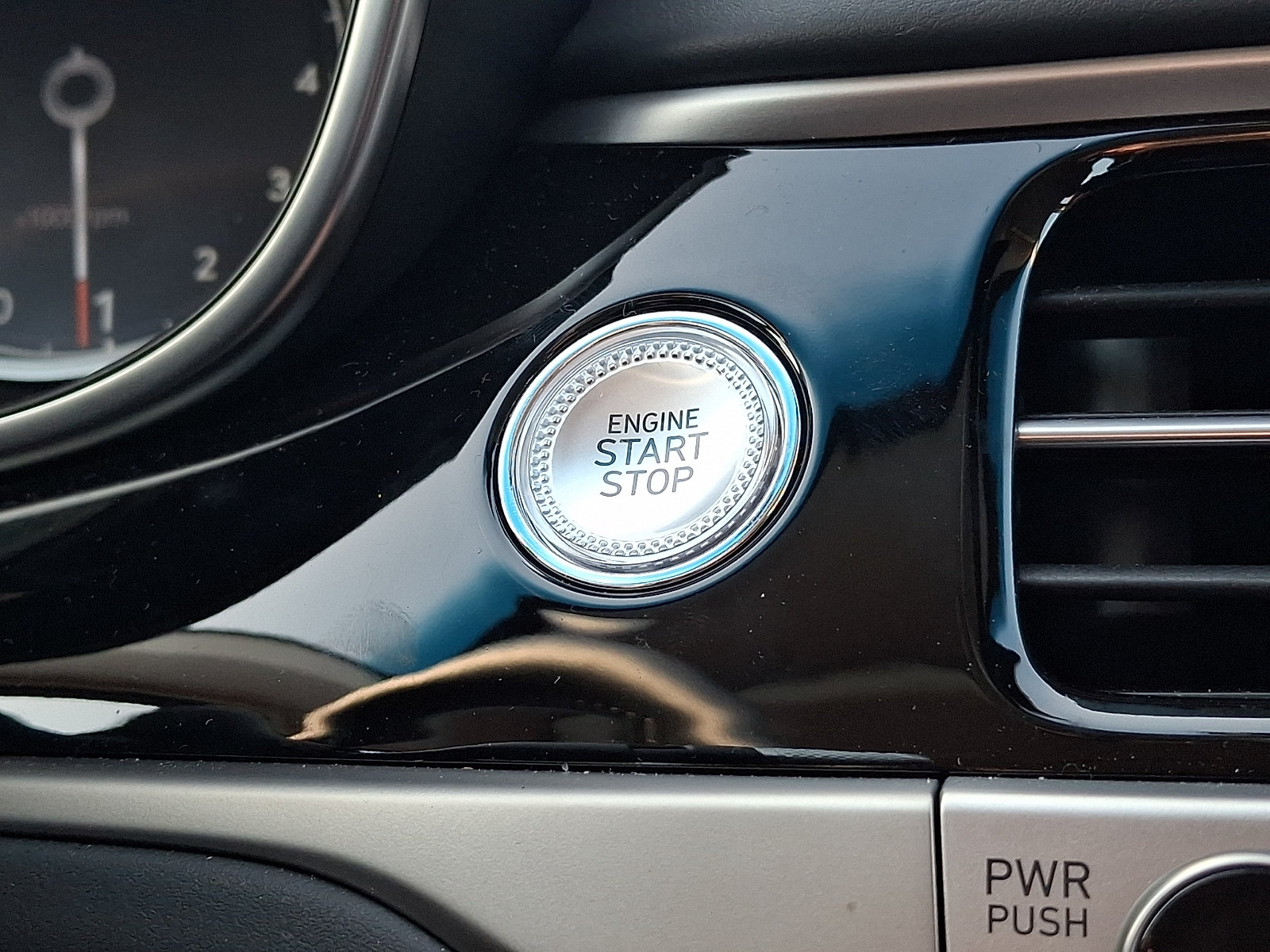 Certified 2026 Genesis G70 2.5T AWD/4WD image 23