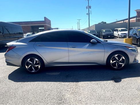 Used 2021 Hyundai Elantra SEL w/ Convenience + Premium Package image 5