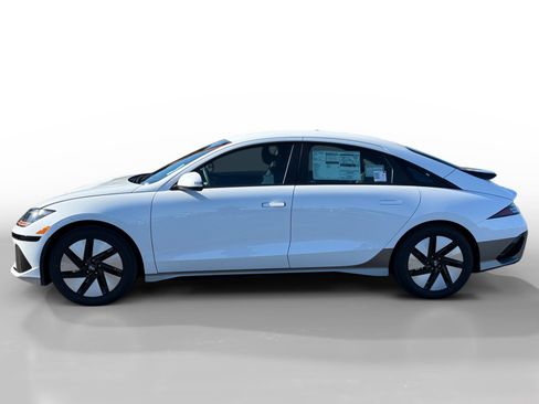 New 2025 Hyundai Ioniq 6 SE image 2