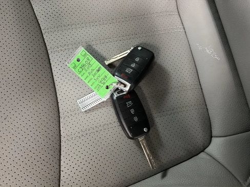 Used 2015 Kia Sorento LX FWD image 29