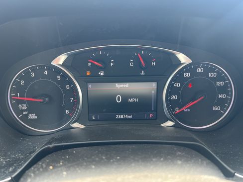 Used 2024 Chevrolet Blazer LT w/ Convenience Package FWD image 2