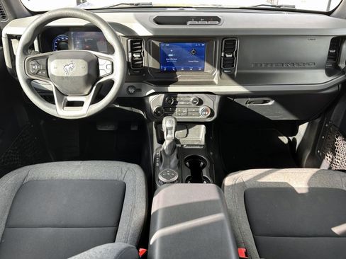Used 2022 Ford Bronco Base image 13