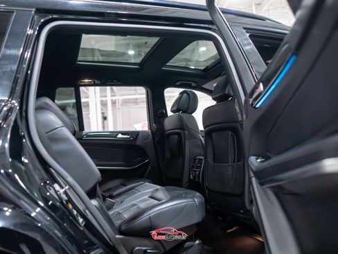 Used 2018 Mercedes-Benz GLS 550 4MATIC w/ Driver Assistance Package image 19
