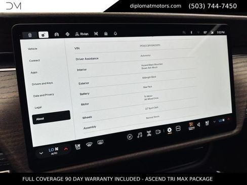 Used 2025 Rivian R1S Premium AWD/4WD image 3