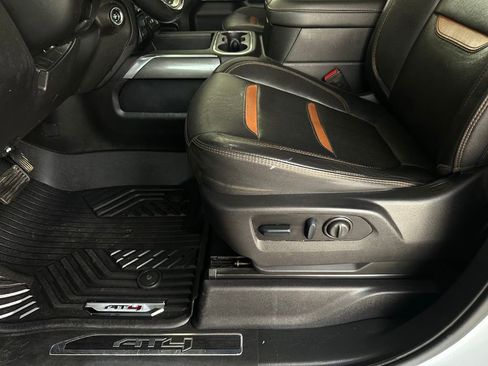 Used 2023 GMC Sierra 2500 AT4 image 11