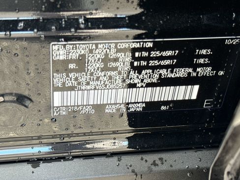 Used 2025 Toyota RAV4 XLE image 28