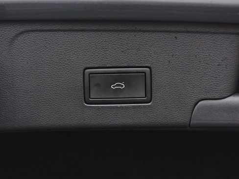 Certified 2023 Volkswagen Atlas Cross Sport SEL R-Line image 26