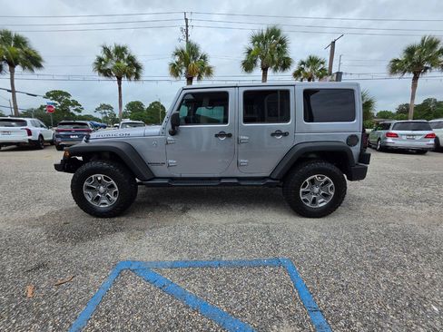 Used 2017 Jeep Wrangler Unlimited Rubicon w/ Connectivity Group AWD/4WD image 2
