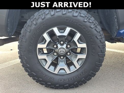 Used 2018 Toyota Tacoma TRD Off-Road image 5