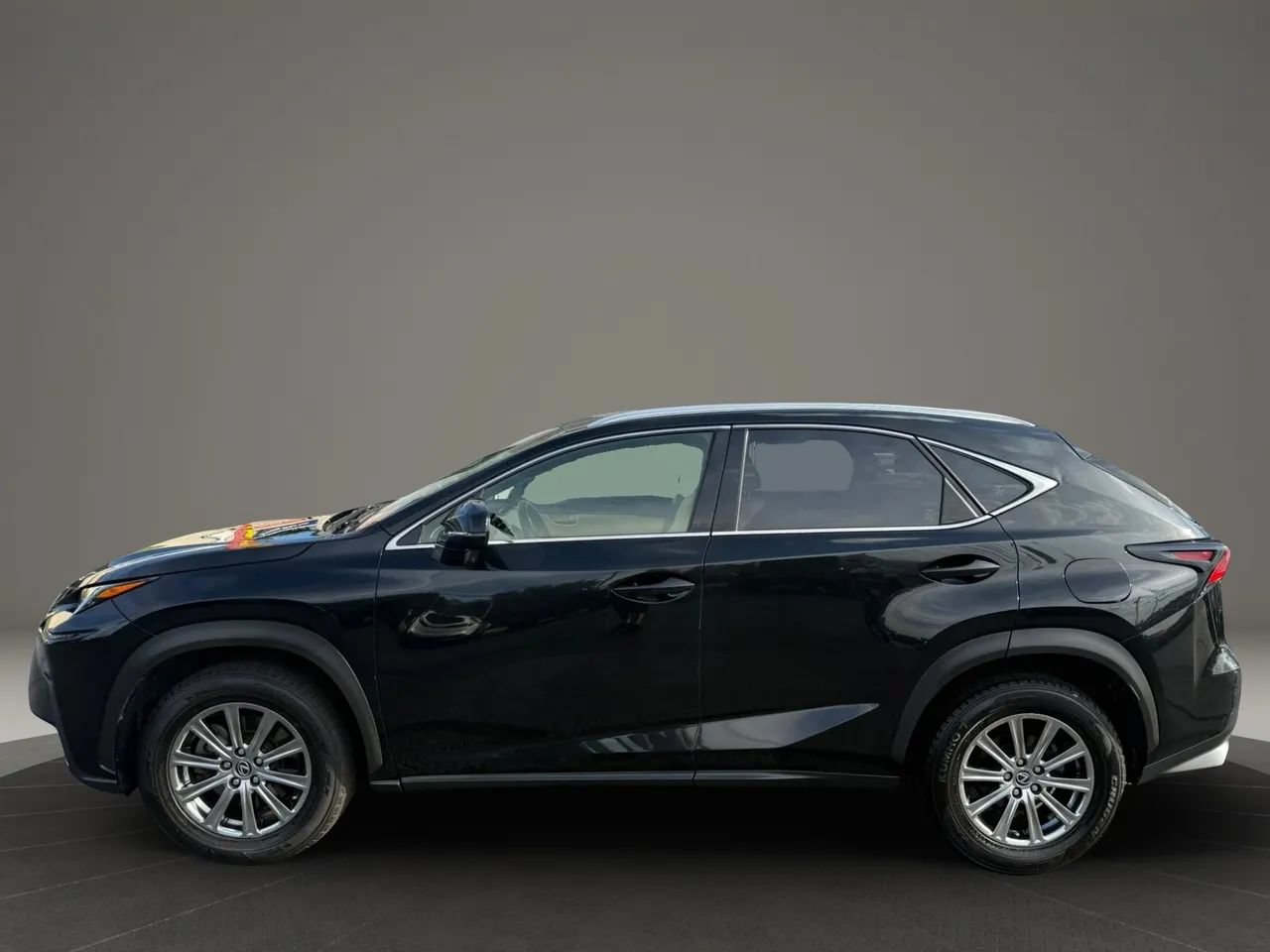 Used 2019 Lexus NX 300 FWD image 10