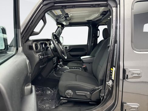 Used 2021 Jeep Gladiator Sport image 10