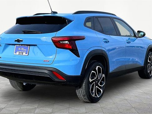 Used 2024 Chevrolet Trax RS w/ Driver Confidence Package image 2