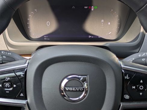 Certified 2023 Volvo XC90 B5 Plus w/ Protection Package Premier AWD/4WD image 28
