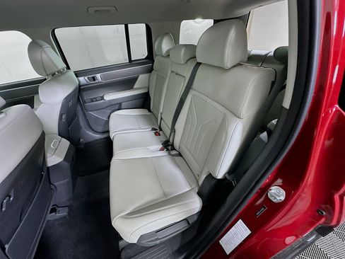 Used 2025 Hyundai Santa Fe SEL FWD image 27