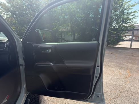 Used 2021 Toyota Tacoma TRD Pro AWD/4WD image 21