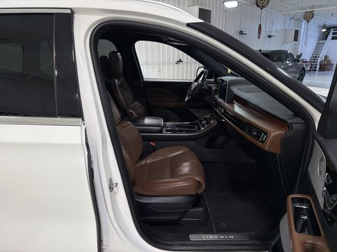Used 2021 Lincoln Aviator Grand Touring w/ Equipment Group 302A AWD/4WD image 15