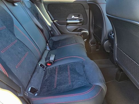 New 2025 Mercedes-Benz GLA 250 4MATIC image 36