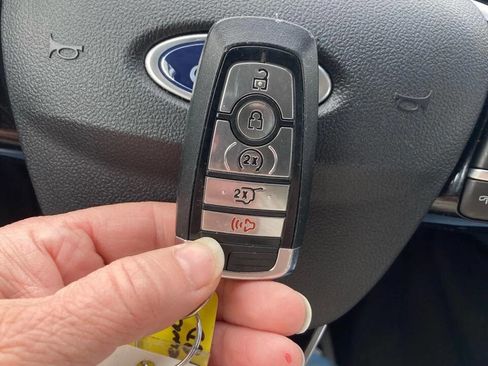 Used 2025 Ford Escape Platinum AWD/4WD image 25