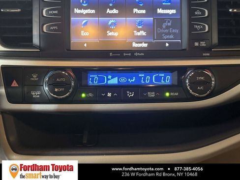 Used 2019 Toyota Highlander XLE AWD/4WD image 30