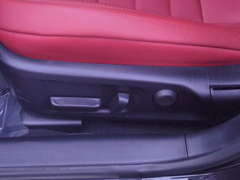 Used 2023 Lexus IS 500 image 18