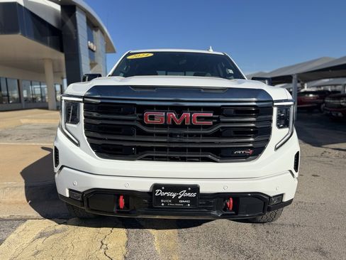 Used 2024 GMC Sierra 1500 AT4 w/ Technology Package image 2