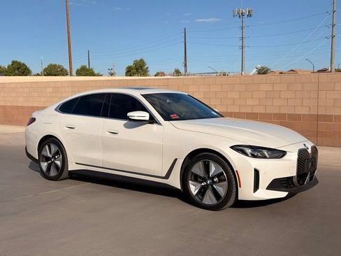 Used 2025 BMW i4 eDrive40 w/ Parking Assistance Package RWD image 4