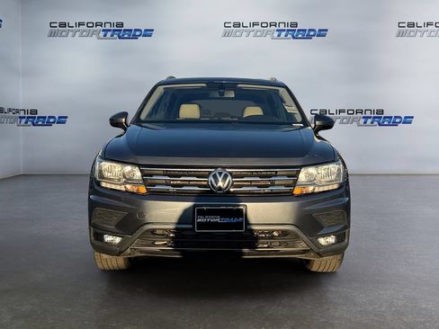 Used 2018 Volkswagen Tiguan SEL FWD image 2