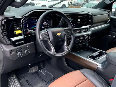 Used 2024 Chevrolet Silverado 2500 High Country w/ High Country Premium Package image 8