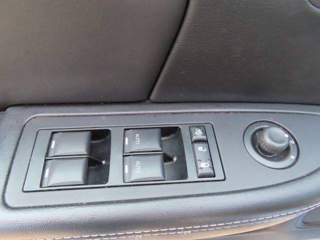 Used 2011 Chrysler 200 Limited FWD image 13