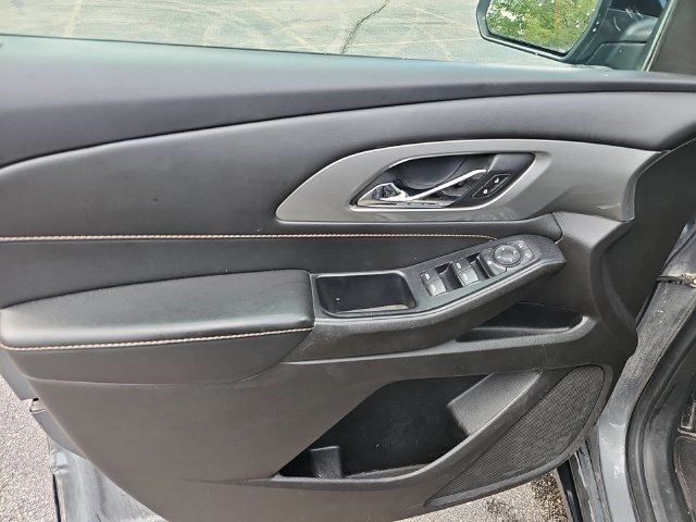 Used 2021 Chevrolet Traverse LS AWD/4WD image 16