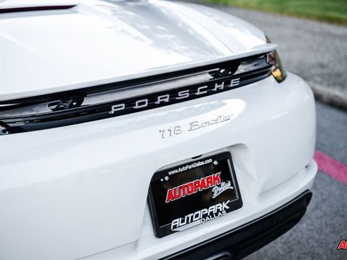 Used 2017 Porsche 718 Boxster image 30