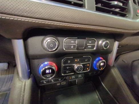 Used 2021 GMC Yukon SLT w/ SLT Luxury Plus Package image 17