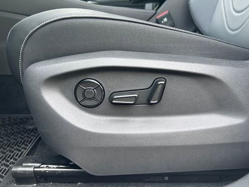 New 2026 Volkswagen Tiguan SE R-Line FWD image 19