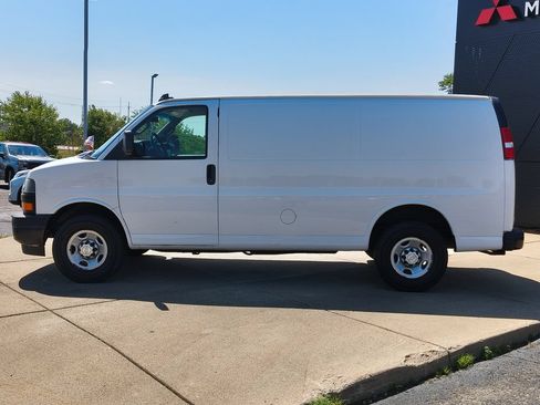 Used 2020 Chevrolet Express 2500 w/ Driver Convenience Package RWD image 15