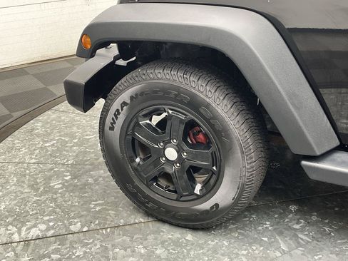 Used 2015 Jeep Wrangler Sport w/ Quick Order Package 23S AWD/4WD image 24