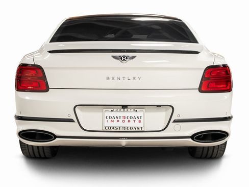 Used 2023 Bentley Flying Spur W12 image 19