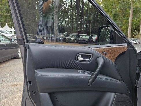 Used 2016 INFINITI QX80 Limited w/ All Season Package image 17