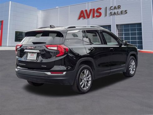 Used 2024 GMC Terrain SLT image 6
