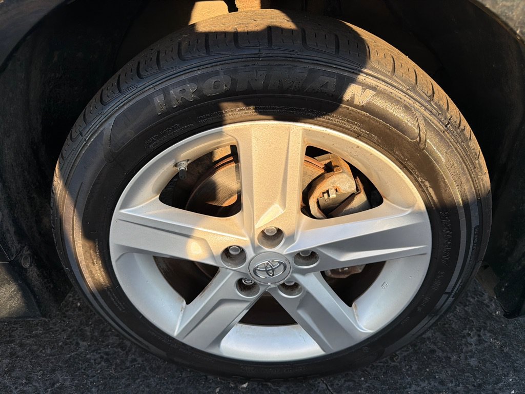 Used 2014 Toyota Camry SE FWD image 36