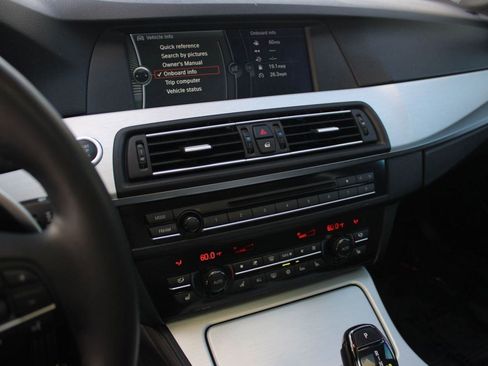 Used 2012 BMW 550i xDrive Sedan image 23