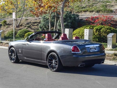 Used 2019 Rolls-Royce Dawn image 4