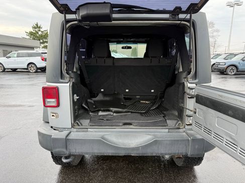 Used 2018 Jeep Wrangler Unlimited Sport w/ Connectivity Group image 30