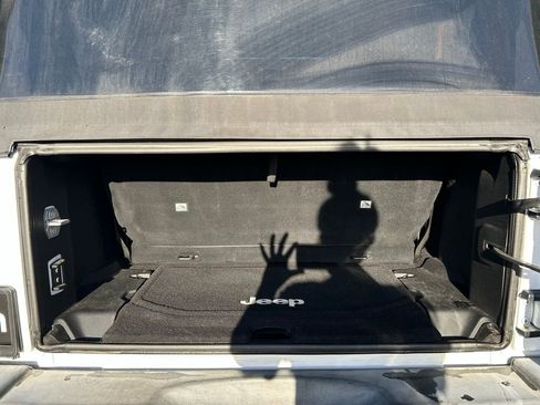 Used 2016 Jeep Wrangler Sport image 25