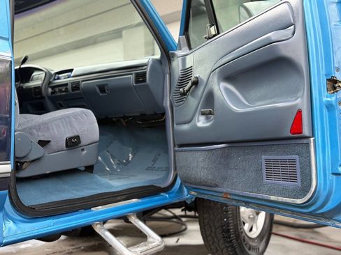 Used 1993 Ford F250 XLT image 41