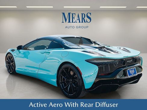 Used 2025 McLaren Artura Spider image 8